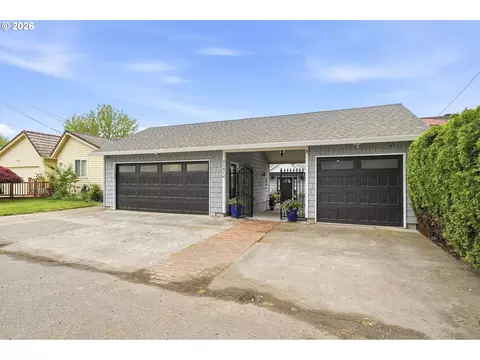 21014 NE Interlachen Ln, Fairview, OR 97024