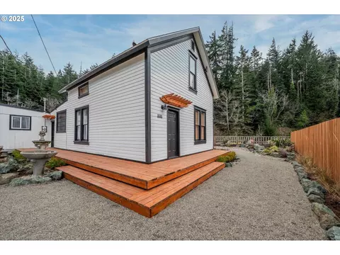 88388 Pederson Dr, Bandon, OR 97411