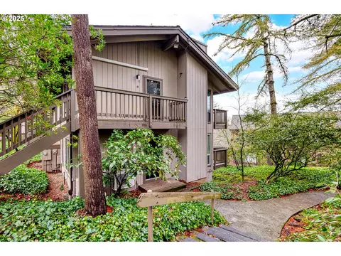 7704 SW Barnes Rd #C, Portland, OR 97225