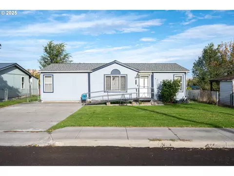 2957 W 10th St, The Dalles, OR 97058