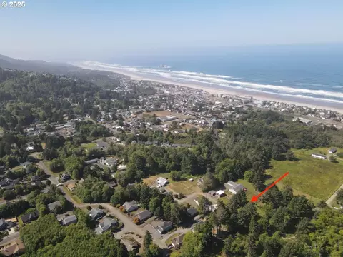 900 N Juniper St, Rockaway Beach, OR 97136