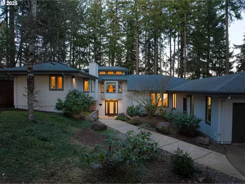 3835 Spring Blvd, Eugene, OR 97405