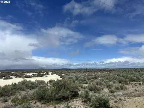 lost forest ln, Christmas Valley, OR 97641
