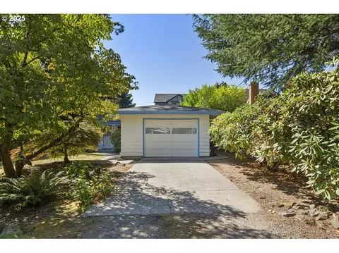 3020 SW Nebraska St, Portland, OR 97239