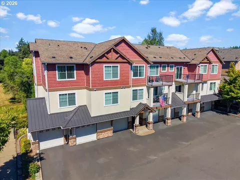615 NW Lost Springs Ter #404, Portland, OR 97229