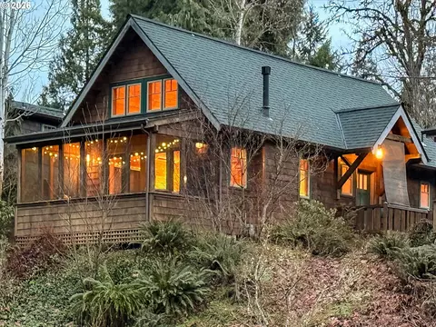 56483 Mckenzie Hwy #16, Mckenzie Bridge, OR 97413