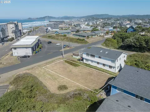 4000 SW 4th St, Newport, OR 97365