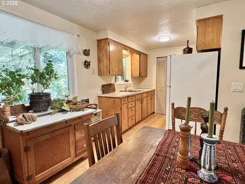 Kitchen - 359 Norman Ave, Eugene, OR 97404 photo 1 of 4