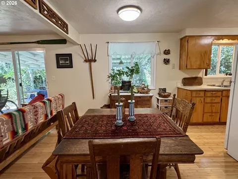 Dining - 359 Norman Ave, Eugene, OR 97404 photo 2 of 5