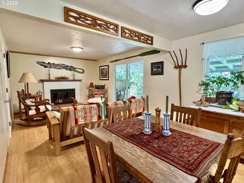 Dining - 359 Norman Ave, Eugene, OR 97404 photo 4 of 5
