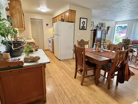 Dining - 359 Norman Ave, Eugene, OR 97404 photo 5 of 5