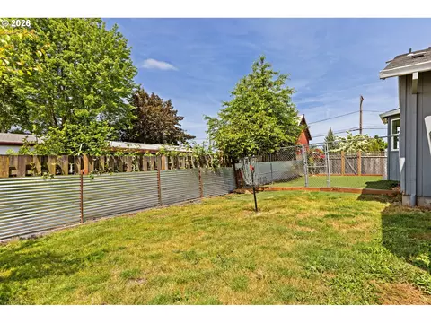 147 E 8th St, Lafayette, OR 97127 photo 26
