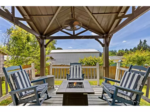 147 E 8th St, Lafayette, OR 97127 photo 12