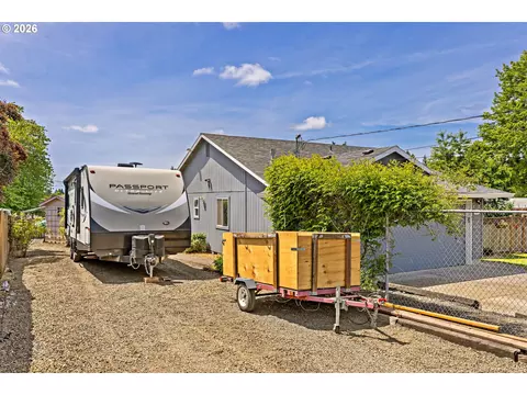 147 E 8th St, Lafayette, OR 97127 photo 34