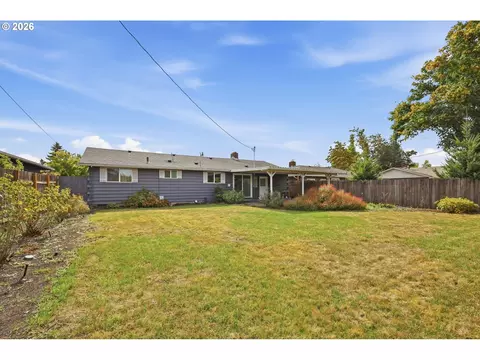Exterior - 1318 Quinalt St, Springfield, OR 97477 photo 4 of 4