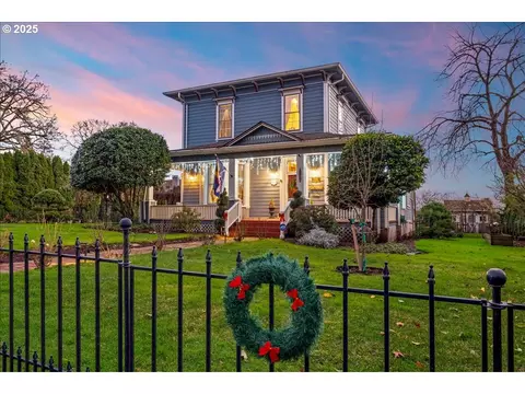 1938 16th Ave, Forest Grove, OR 97116