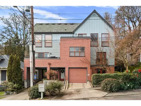 5047 SW View Point Ter #C, Portland, OR 97239