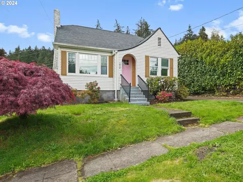 1954 Buck St, West Linn, OR 97068