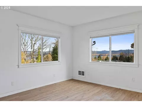 Bedroom - 808 W A Loop, Rainier, OR 97048 photo 1 of 10