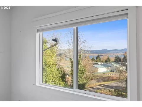 View/Area - 808 W A Loop, Rainier, OR 97048 photo 1 of 5