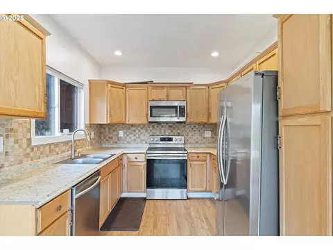 Kitchen - 808 W A Loop, Rainier, OR 97048 photo 1 of 3