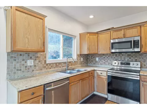 Kitchen - 808 W A Loop, Rainier, OR 97048 photo 2 of 3
