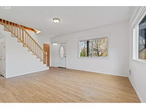 Living - 808 W A Loop, Rainier, OR 97048 photo 1 of 3
