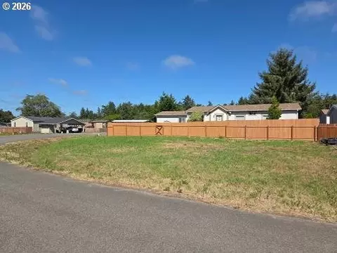 Matthew Ln, Coos Bay, OR 97420