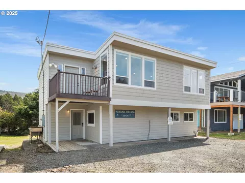 26105 Beach Dr, Rockaway Beach, OR 97136