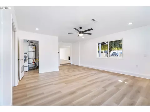 Living - 3198 SW 16th Cir, Gresham, OR 97080 photo 3 of 4