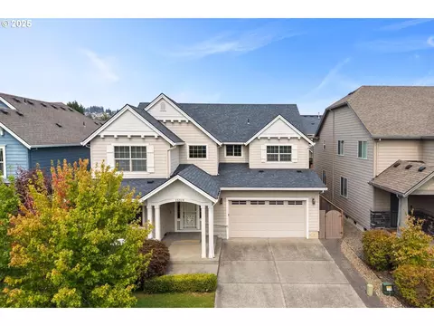 15319 SE Hidden Falls Dr, Clackamas, OR 97015