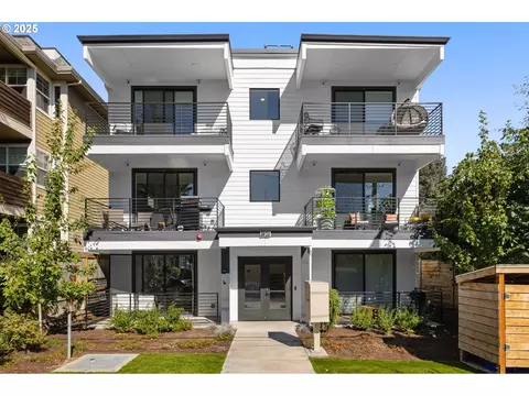 3920 N Montana Ave #301, Portland, OR 97227
