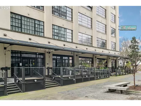 1400 NW Irving St #713, Portland, OR 97209