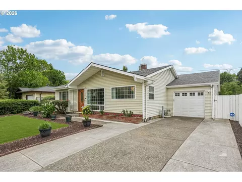 7918 SE Lincoln St, Portland, OR 97215