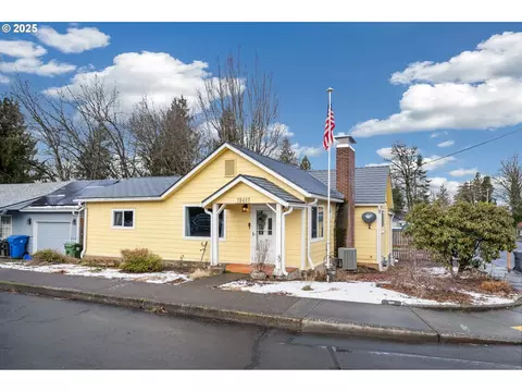 38497 Hood St, Sandy, OR 97055