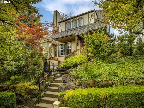 2247 NW Miller Rd #1, Portland, OR 97229