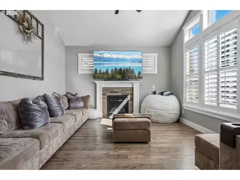 Living - 1086 E 1st Ave, Estacada, OR 97023 photo 1 of 1