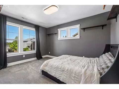 Bedroom - 1086 E 1st Ave, Estacada, OR 97023 photo 4 of 5