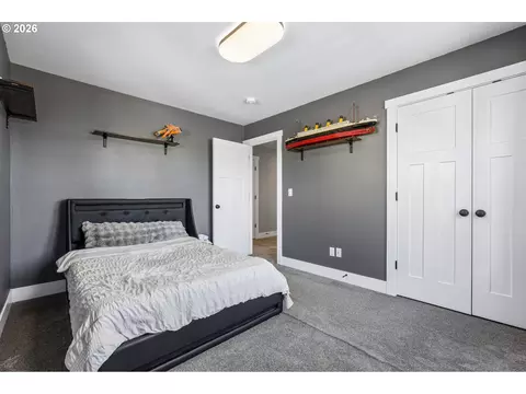 Bedroom - 1086 E 1st Ave, Estacada, OR 97023 photo 5 of 5