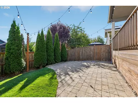 Exterior - 1086 E 1st Ave, Estacada, OR 97023 photo 6 of 11
