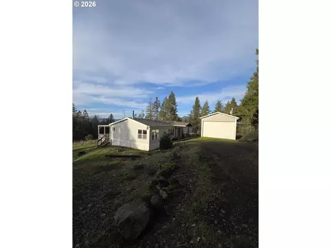 781 Pine Ridge Dr, Glide, OR 97443