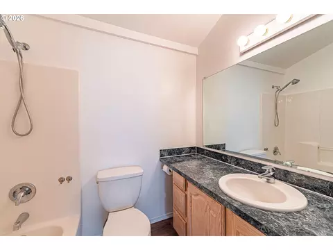 Bath - 3457 Mahlon Ave, Eugene, OR 97401 photo 1 of 2