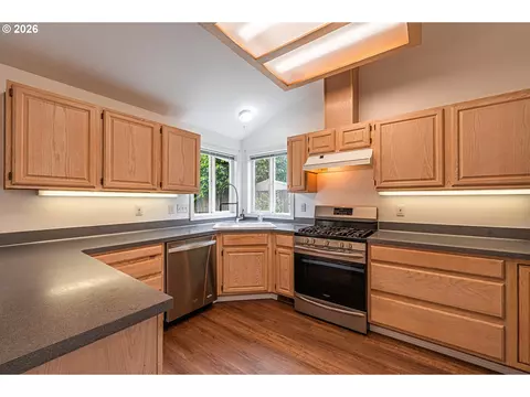 Kitchen - 3457 Mahlon Ave, Eugene, OR 97401 photo 1 of 2