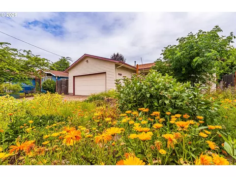 Exterior - 3457 Mahlon Ave, Eugene, OR 97401 photo 10 of 10
