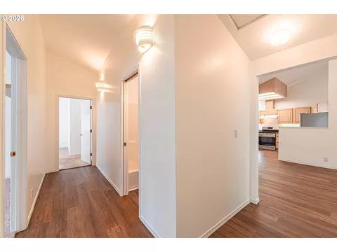 Entry Way - 3457 Mahlon Ave, Eugene, OR 97401 photo 2 of 3