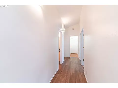Entry Way - 3457 Mahlon Ave, Eugene, OR 97401 photo 3 of 3