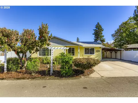 494 S Knott St, Canby, OR 97013