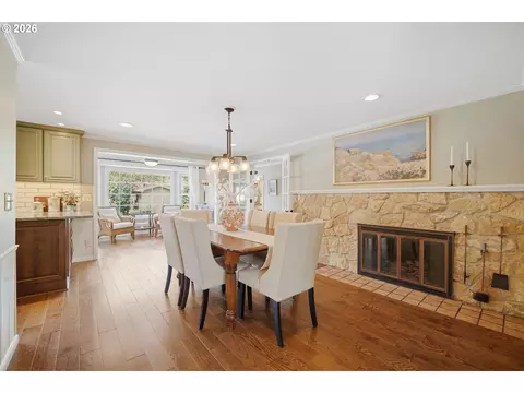 Dining - 1375 Flintridge Ave, Eugene, OR 97401 photo 3 of 3