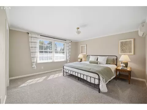 Bedroom - 1375 Flintridge Ave, Eugene, OR 97401 photo 1 of 4