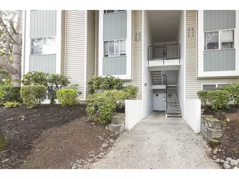 4768 W Powell Blvd #121, Gresham, OR 97030
